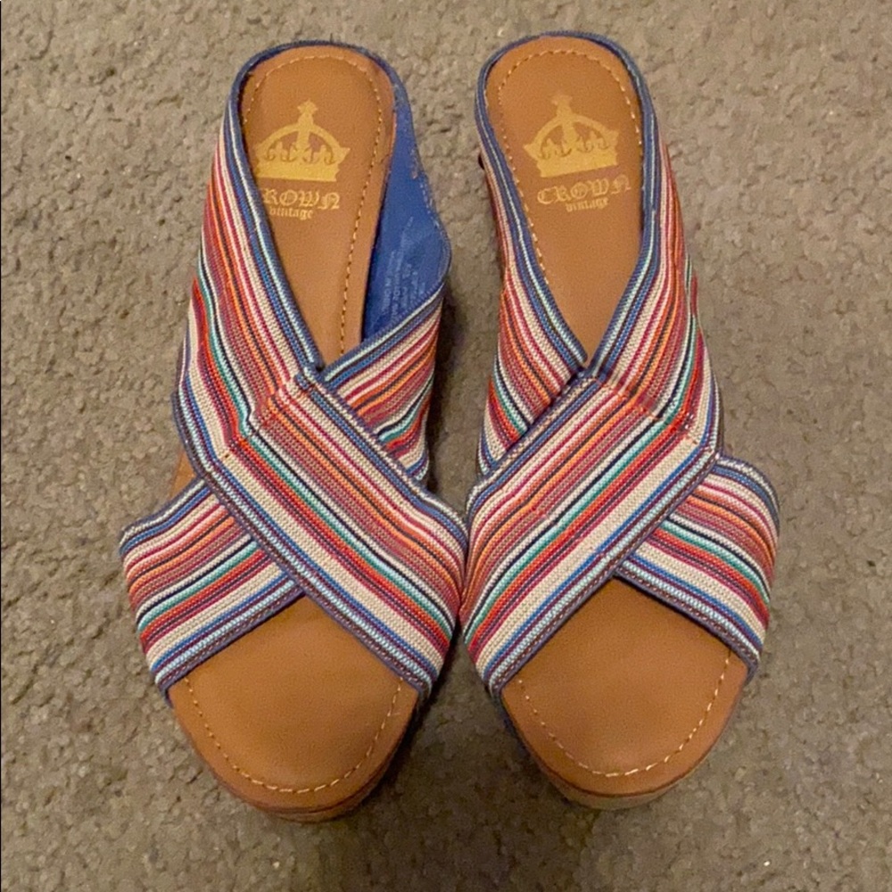 Women’s wedge sandals